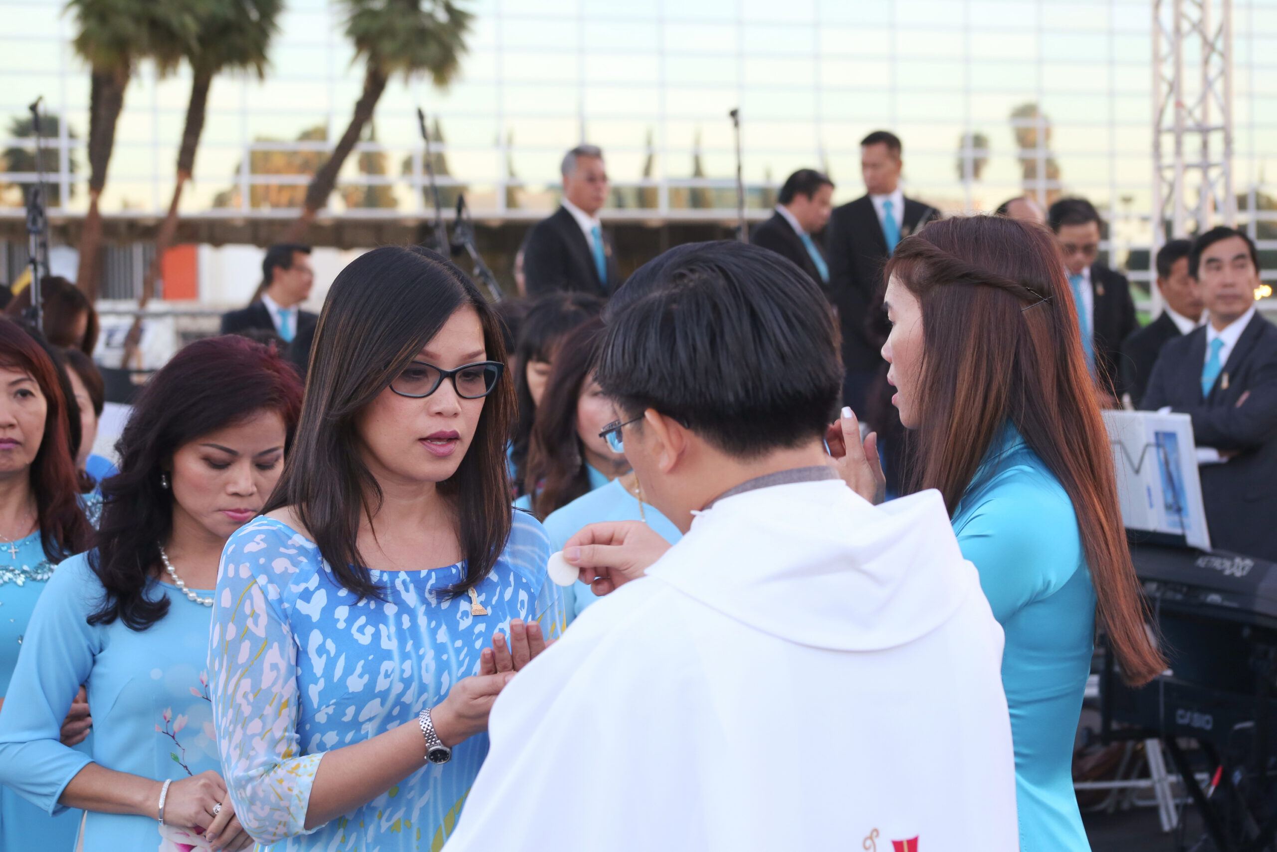 The outdoor Mass on Saturday, Oct. 21, 2017 was attended by many Vietnamese Catholics who were looking forward to the construction of the shrine that honors the Blessed Mother. Photo courtesy Diocese of Orange.