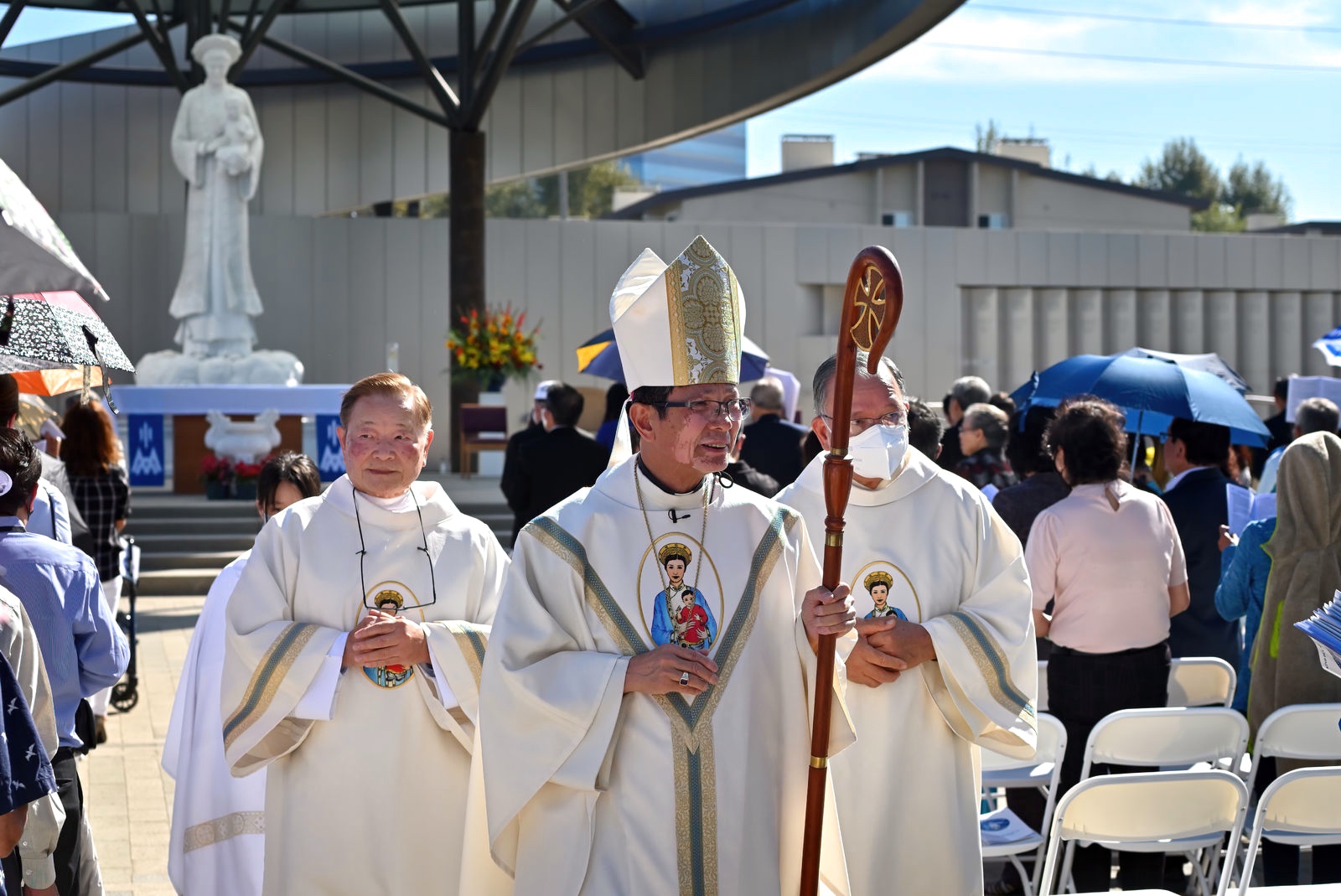 Bishop Thanh Thai Nguyen during the first Rosary and Mass at the Our Lady of La Vang Shrine. Photo courtesy Diocese of Orange.